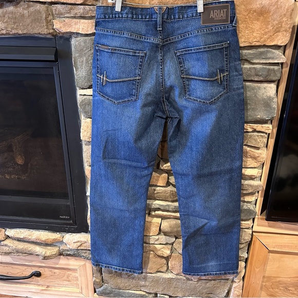 Ariat Men's M5 Dark Indigo Straight  leg Jeans in size 33/30 - Picture 3 of 11